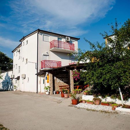 Ana Stjepan Nikolic - Pilgrim'S 2Nd Home Medjugorje Exterior foto