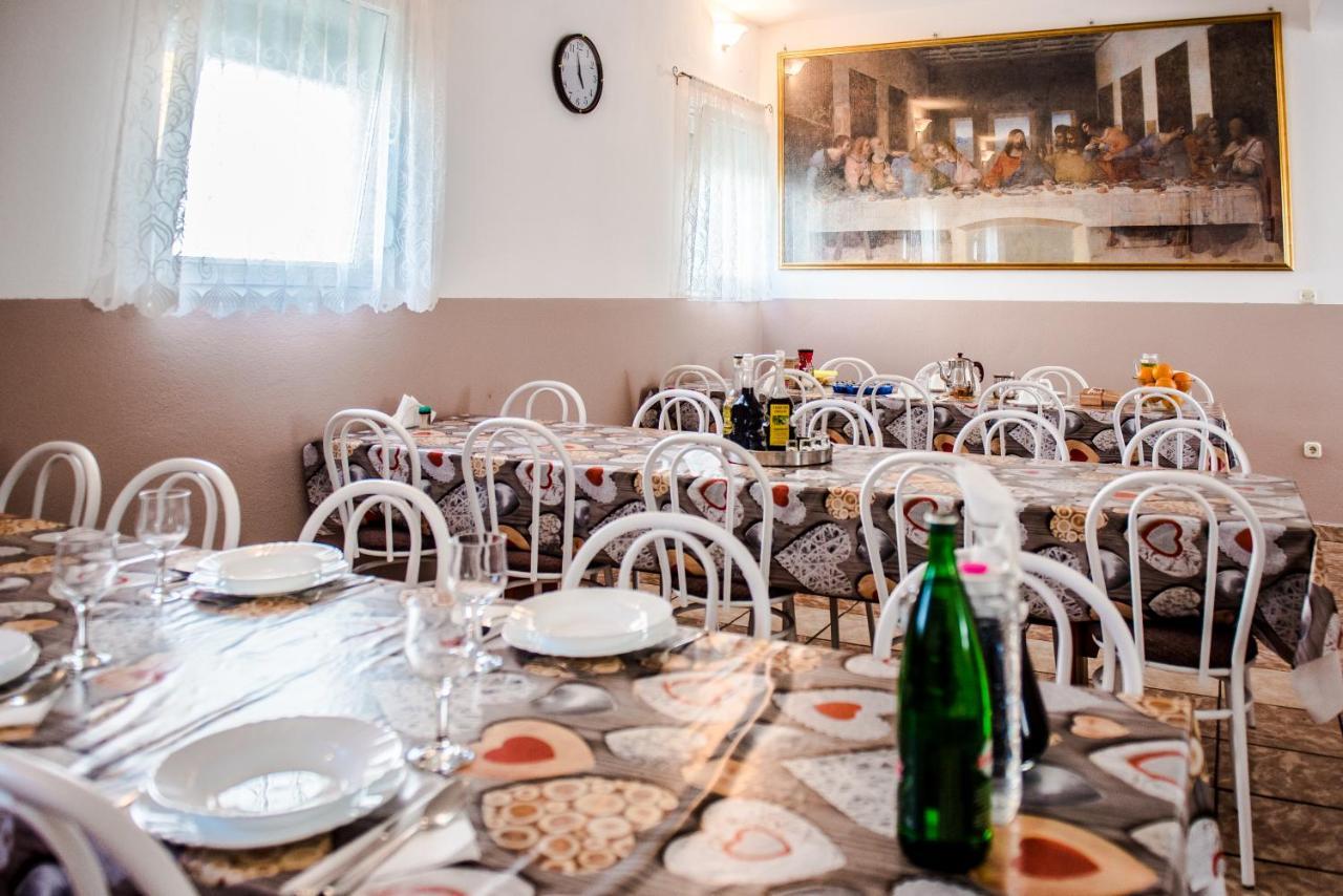 Ana Stjepan Nikolic - Pilgrim'S 2Nd Home Medjugorje Exterior foto